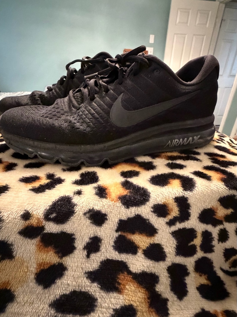 Nike Air Max Men’s Black Running Shoes